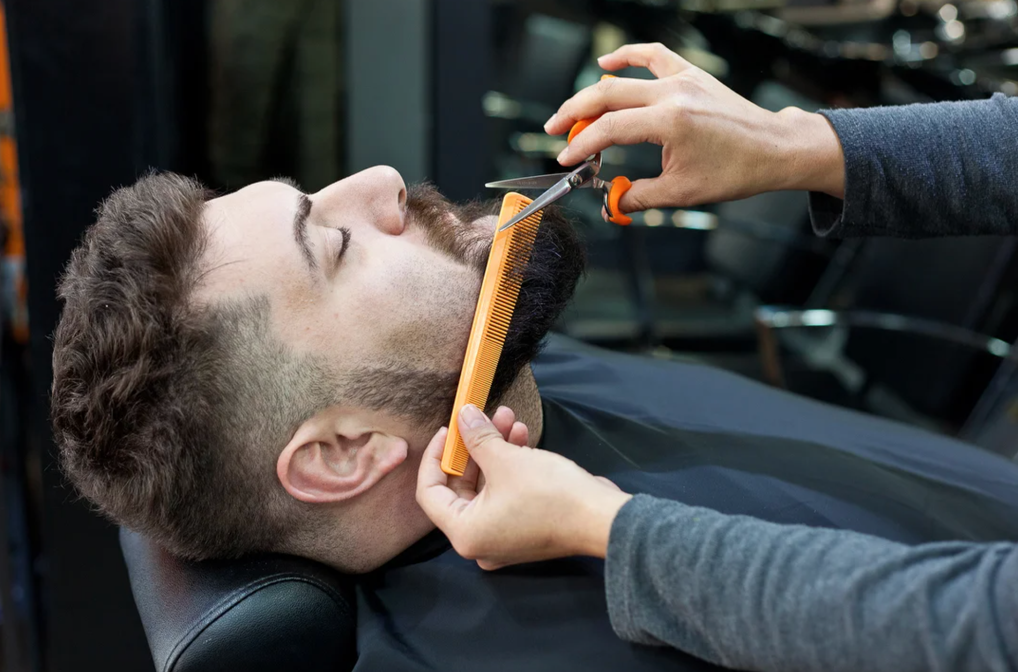 Servicios de barbería: añade estos 6 tratamientos a tu menú y dale un ‘plot twist’ a tu barbershop